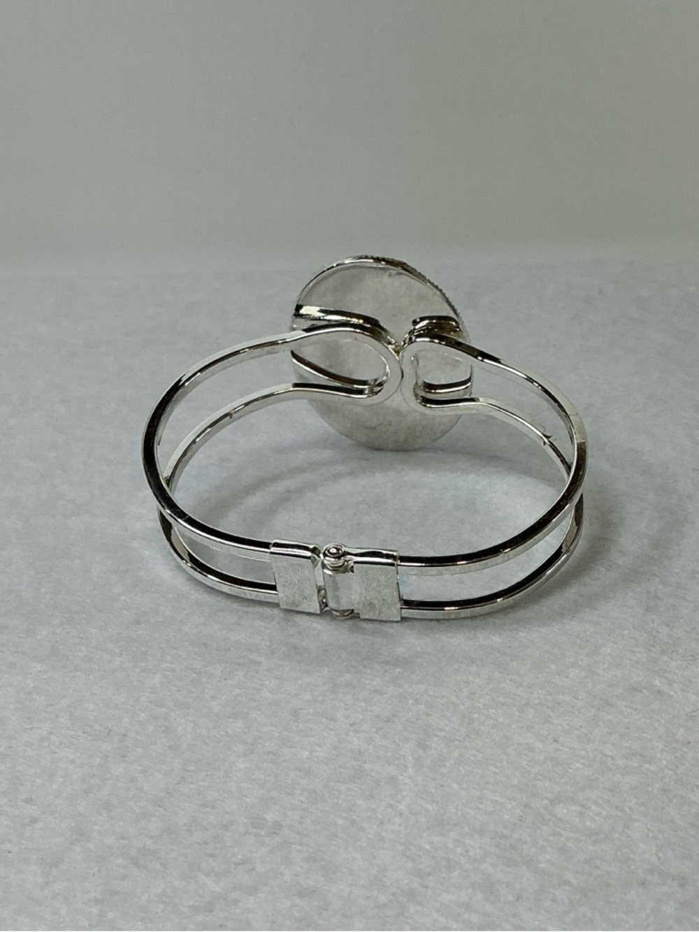 Gucci Monogram Canvas Silver Oval Cuff Bangle Bracelet - Picture 3 of 7